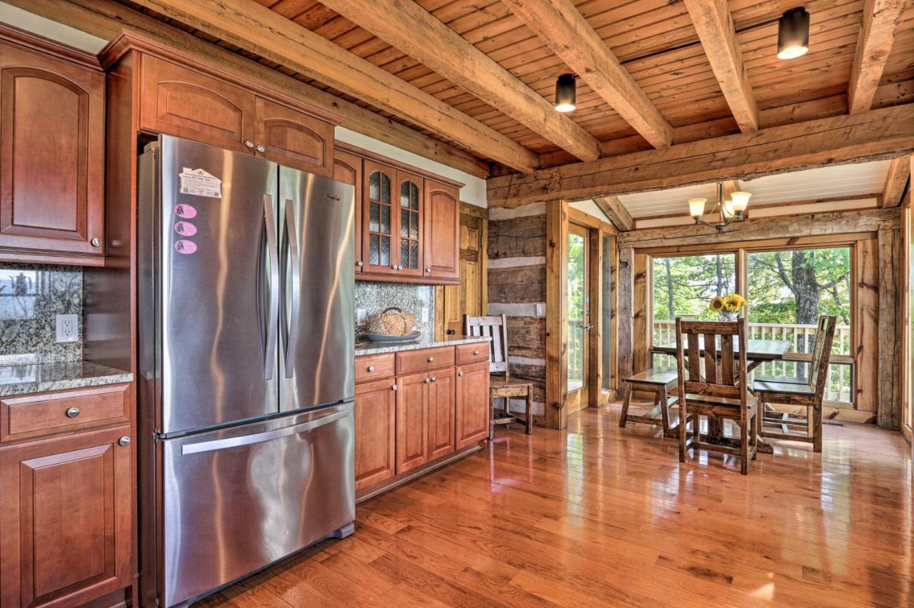 Upscale Gatlinburg Cabin Deck, Fire Pit And Hot Tub المظهر الخارجي الصورة