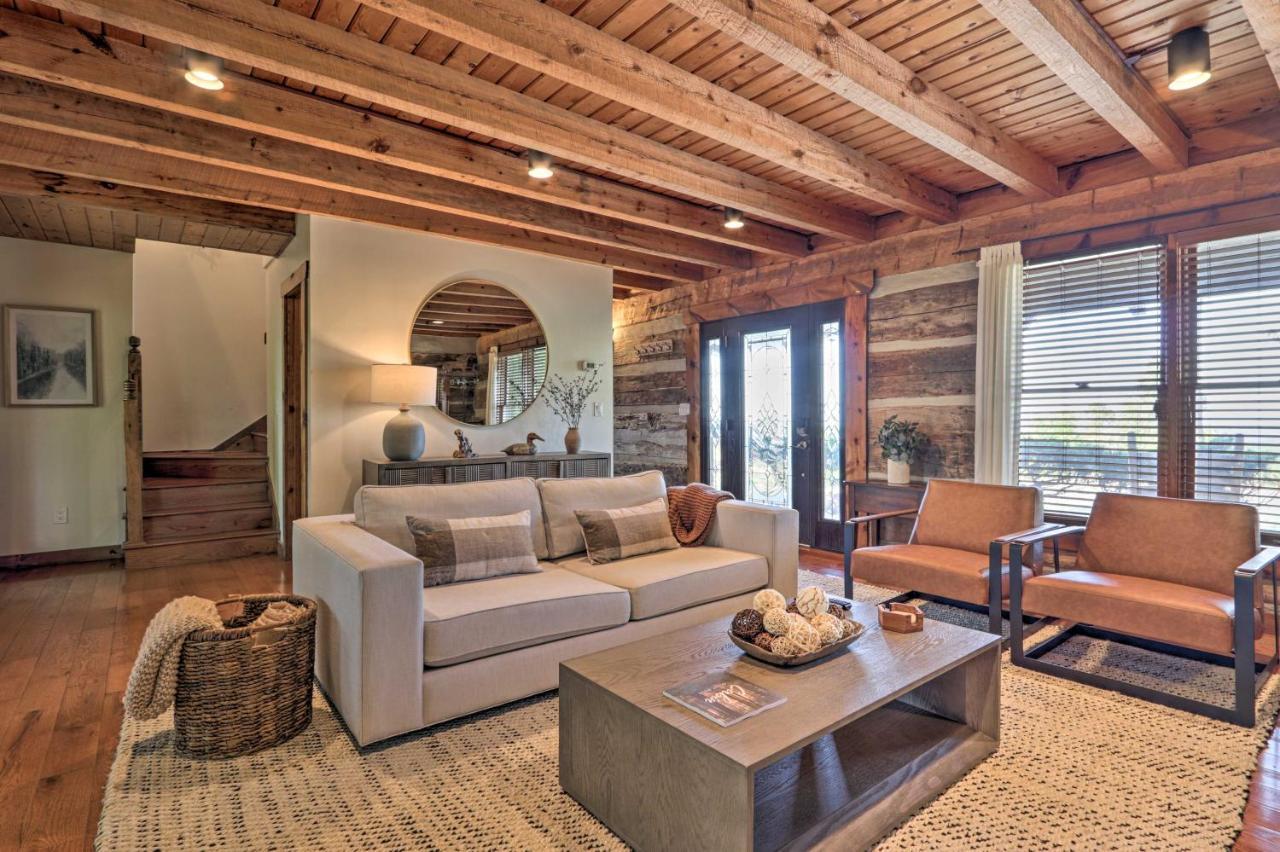 Upscale Gatlinburg Cabin Deck, Fire Pit And Hot Tub المظهر الخارجي الصورة