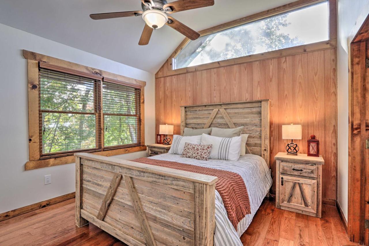 Upscale Gatlinburg Cabin Deck, Fire Pit And Hot Tub المظهر الخارجي الصورة