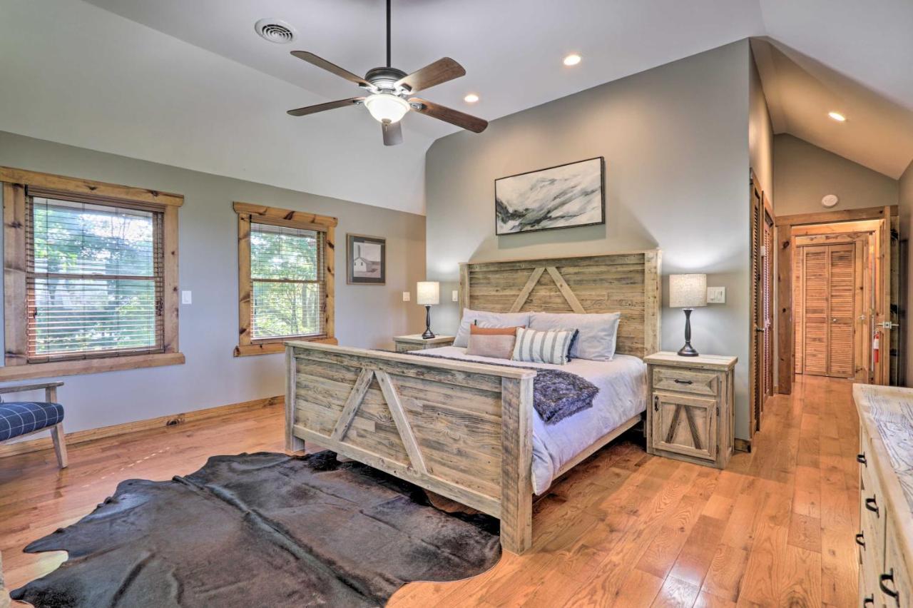 Upscale Gatlinburg Cabin Deck, Fire Pit And Hot Tub المظهر الخارجي الصورة